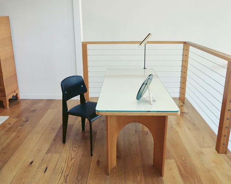 Métropole Chair, Model No. 305