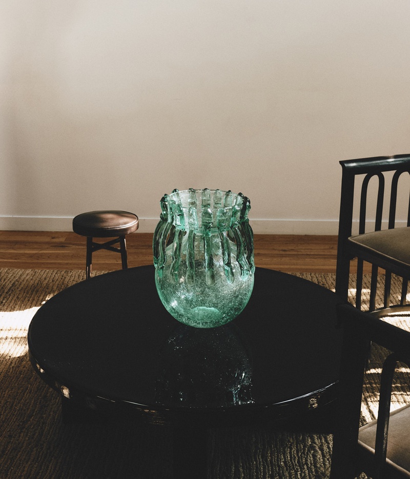 Manigilie Vase