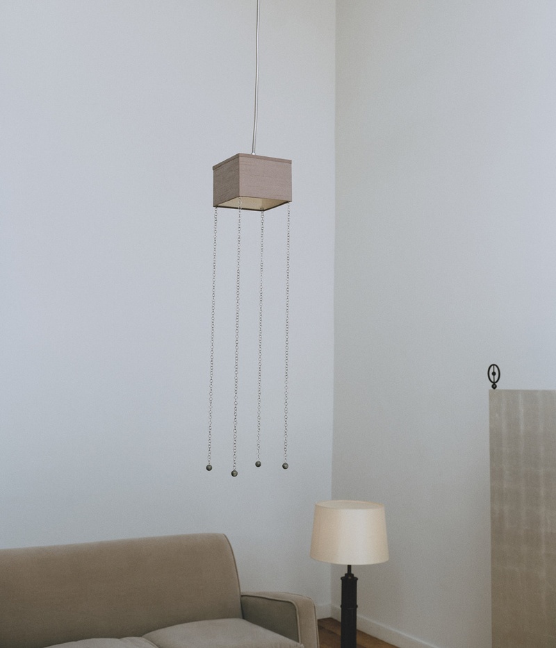 Pendant Light 001: 4 Chain