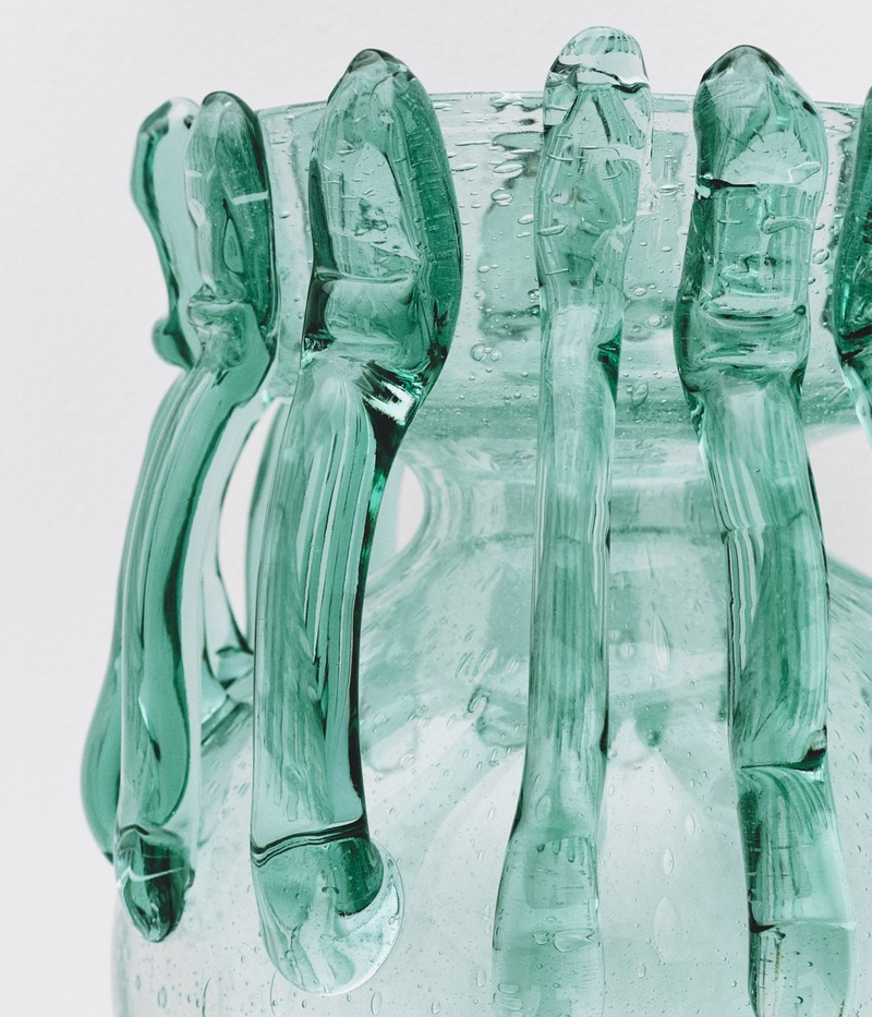 Manigilie Vase