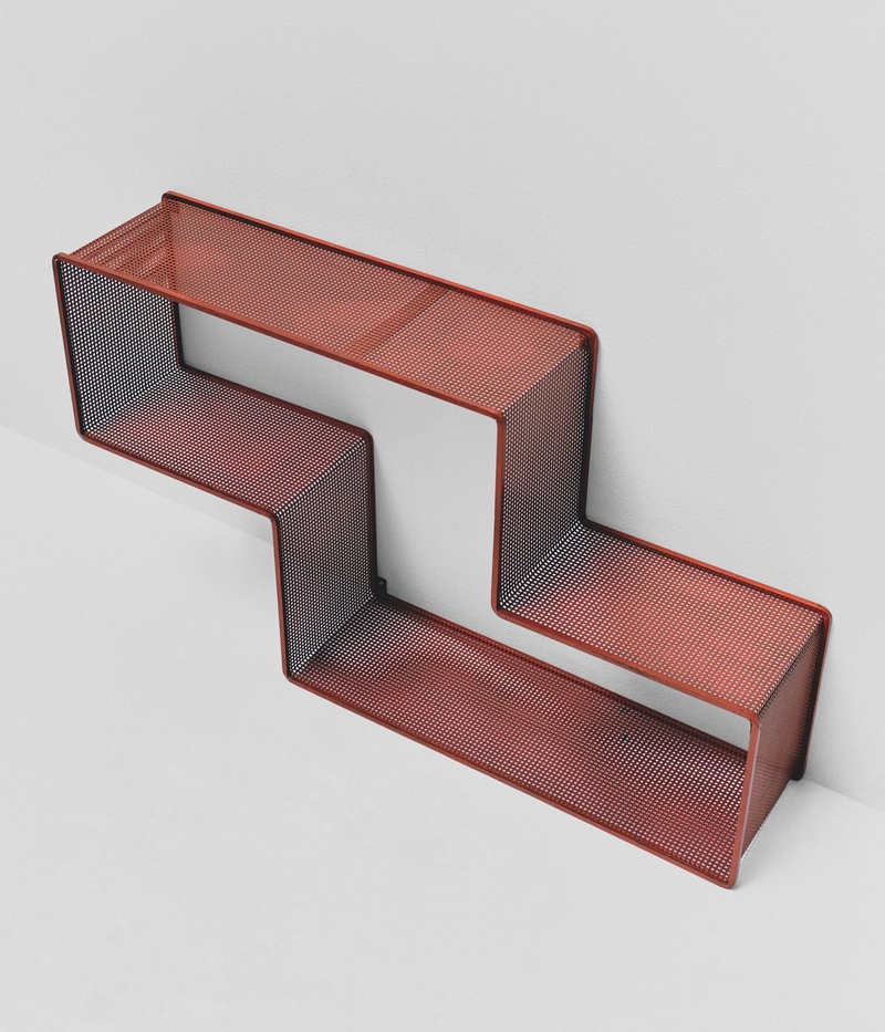 Red Dedal Shelf