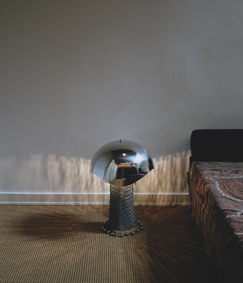 TABLE LAMP 001: Cast