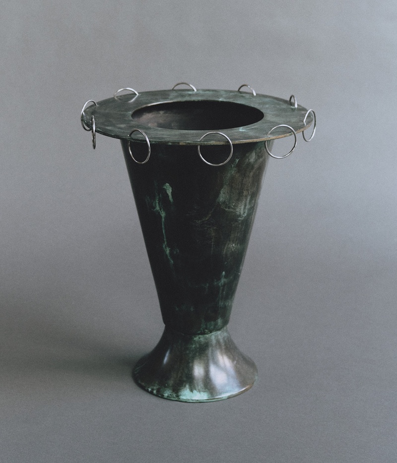 Vase 001: Bronze (Smooth)