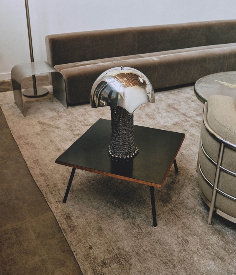 Le Casque Table Lamp