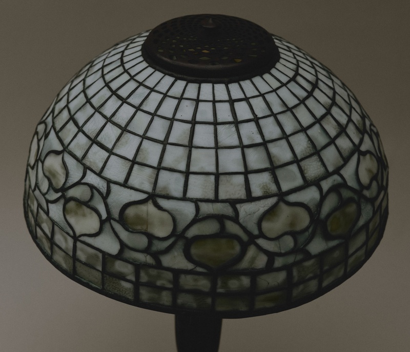 Vine Border Table Lamp