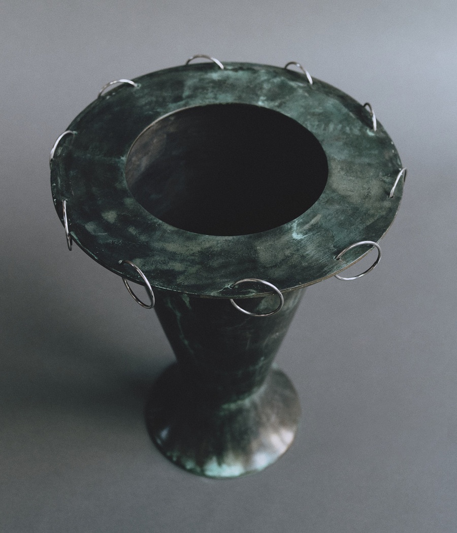 Vase 001: Bronze (Smooth)
